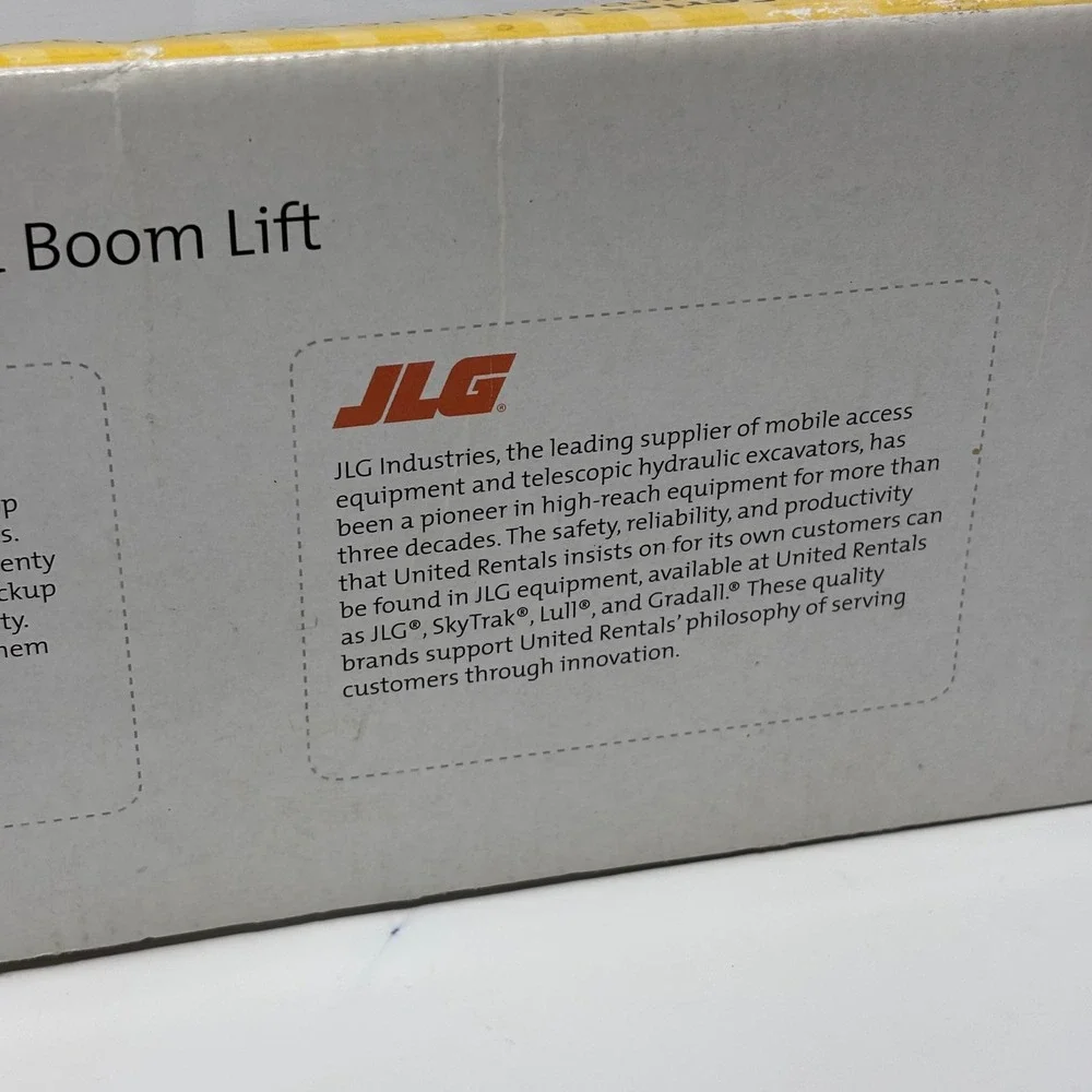 United Rentals Collector Series V Ford F150 Pickup & JLG TOW-PRO T350 Boom Lift